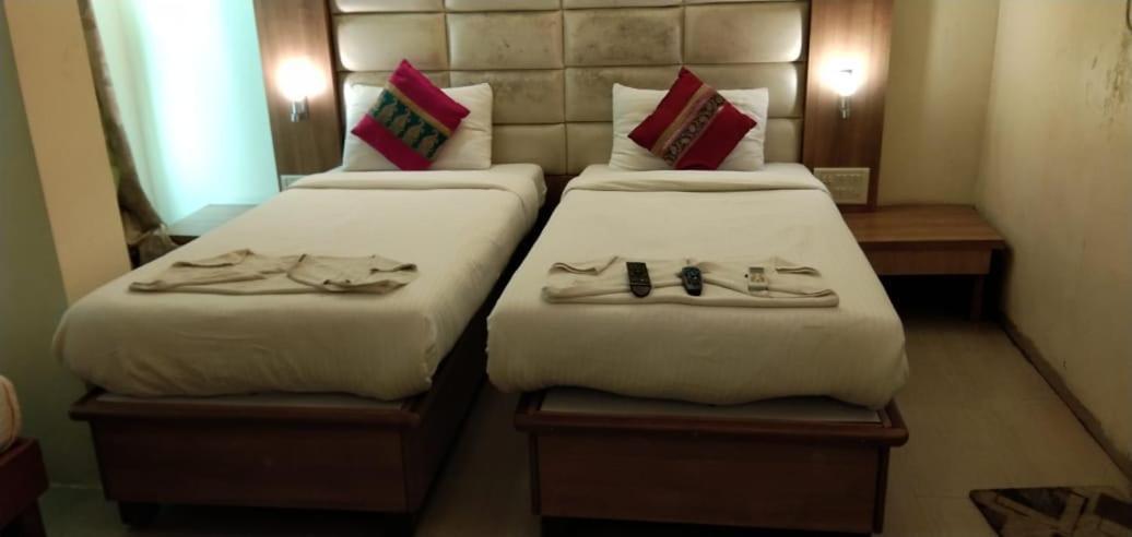 Hotel Aishwarya Residency Navi Mumbai Bagian luar foto